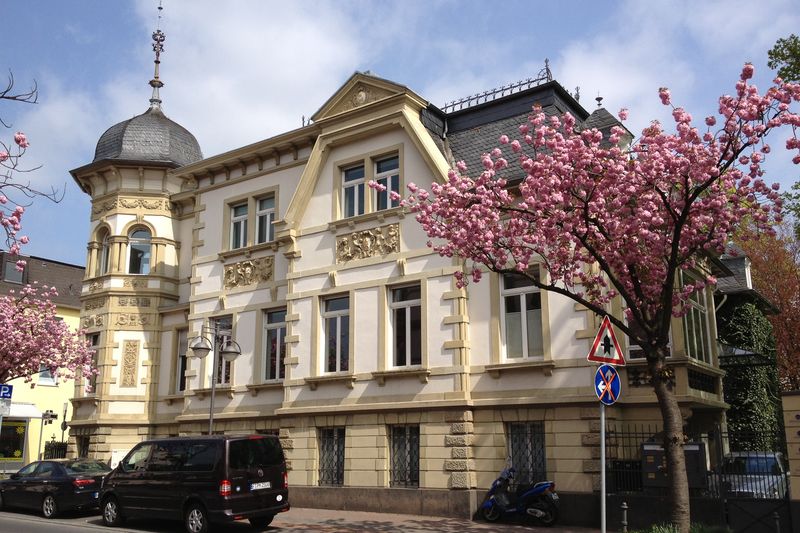 Die Villa Hammelmann in Bad Homburg, Unternehmenssitz der Deutschen Gesellschaft für wirtschaftliche Zusammenarbeit (DGWZ).