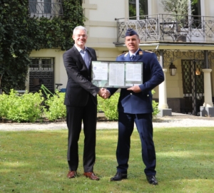DGWZ unterzeichnet Partnerschaft mit Landeskommando Hessen