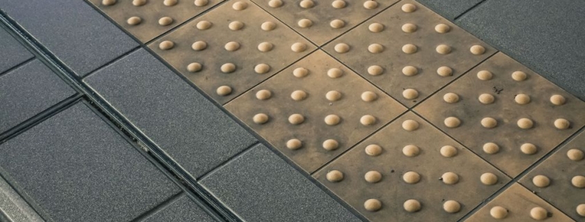 Barrierefreies-Bauen-Noppenbodenplatten