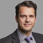 Patrick Velte ist Professor für Betriebswirtschaftslehre in Lüneburg.